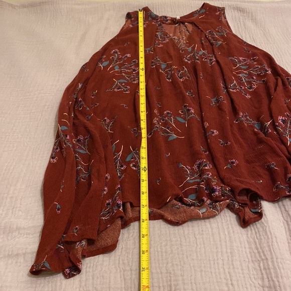Free People Burgundy Floral Tunic Top with pocket. Size Xs - Picture 6 of 7